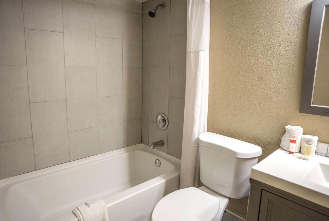 ซูเปอร์ 8 บาย วินด์แฮม อินเดียนาโพลิส เซาท์ Motel ภายนอก รูปภาพ
